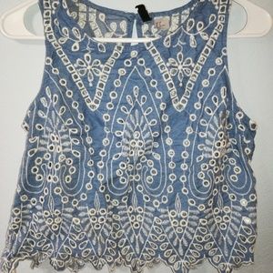 Dividend crocheted blue crop top Size 8